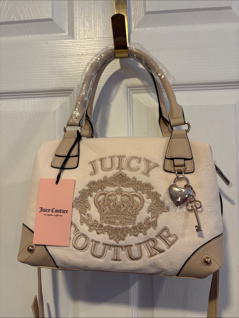 BNWT JUICY COUTURE  Juicy Couture Cream & Beige Embroidered Crest Satchel